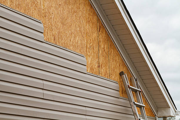 Professional Emergency Siding Repair technician working in Ohio, OH